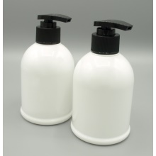 300ml bílá lahvička + černá pumpička C 2ks
