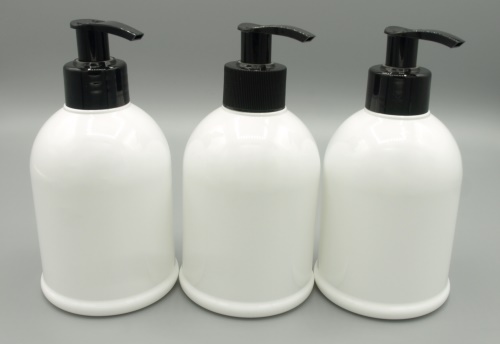 300ml bílá lahvička + černá pumpička 2+1 ks